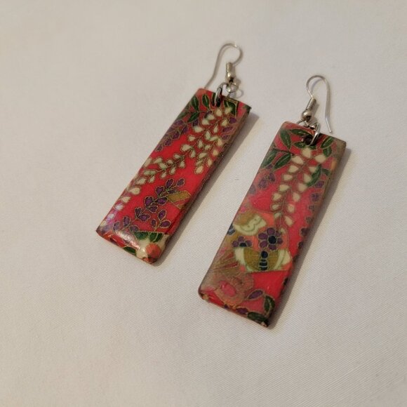 Red Dangle Drop Earrings Handcrafted by Artisan Lightweight - Picture 1 of 3